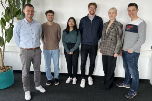 Deutschlandstipendiaten 2024 bei der DFS Aviation Services zu Besuch.